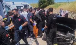 Batman’da Feci Kaza: Otomobil İstinat Duvarına Çarptı, 5 Yaralı