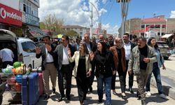 DEM Parti Van Teşkilatı Esnaf ve Vatandaşlarla Bayramlaştı