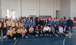 Van Özalp’te Liseler Arası Voleybol Turnuvası düzenlendi