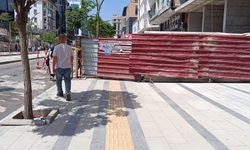 Van’da Kaldırım İşgali: Görme Engelliler Yolu İnşaat Altında Kaldı
