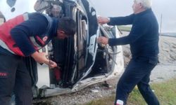 Van'da Kamyonet Şarampole Yuvarlandı: Sürücü Yaralı Olarak Kurtarıldı