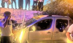 Gevaş’ta Kamyonet Şarampole Yuvarlandı: 4 Yaralı