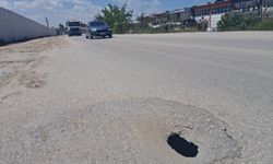 Kalecik TOKİ Yolundaki Çukur Tehlike Saçıyor