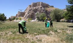 Piknik Bitti, Geriye 3 Ton Çöp Kaldı! Van'da Çevreyi Üzen Manzara