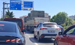 Van’da Briket Yüklü Kamyonet Tehlike Saçtı