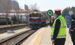 Van’da Demiryolu Hatlarında İlaçlama Uyarısı: TCDD’den Vatandaşlara Kritik Çağrı