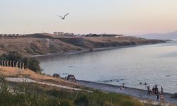 Van'da mavi bayraklı sahil çöpten geçilmiyor