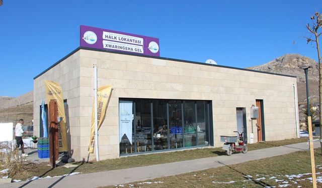 Van Kent Lokantası'nda Ücretsiz Yemek Yoğunluğu! Uzun Kuyruklar Oluştu
