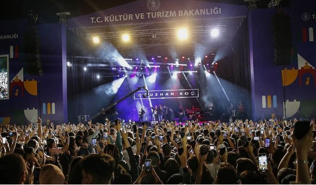 Van Kültür Yolu Festivali'nde İki Grup Arasında Kavga