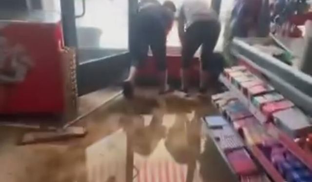 Muş’ta Sağanak ve Dolu Hayatı Felç Etti
