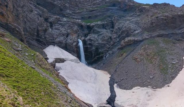 Dağın İçinden Akan Doğa Harikası