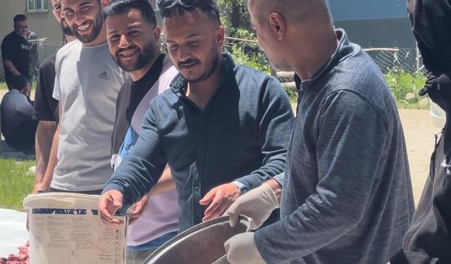 Hakkari’de Asırlık Kurban Geleneği Yaşatıldı