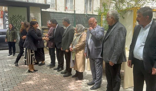 Pervin Buldan Van'da konuştu: Bir sefere mahsus çerçeve yasa çıkacak