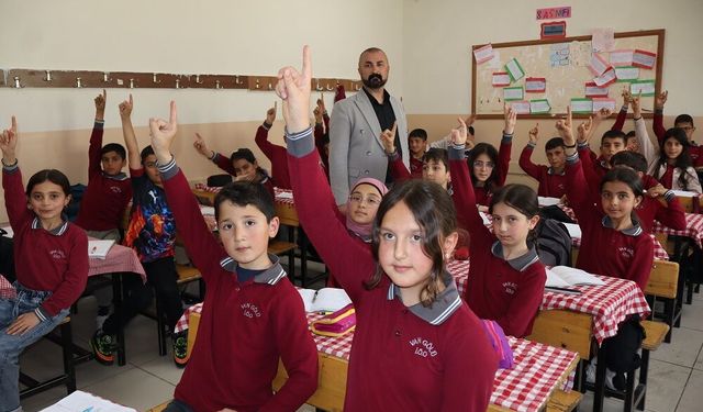 114 Ülkeyi Geride Bıraktılar: Van Gölü İlkokulu Matematikte Dünya Zirvesinde!