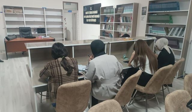 Van Özalp’ta Diyanet Etüt Merkezi ve Kütüphane Öğrencilerden Yoğun İlgi Görüyor