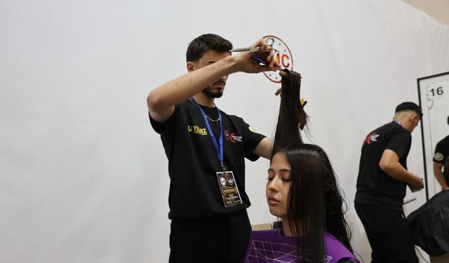 13 Ülkeden Kuaförler Elazığ'da Buluştu
