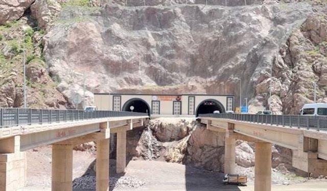Hakkâri’de Ulaşımda Yeni Dönem: Dev Tünel ve Köprüler Hizmete Girdi
