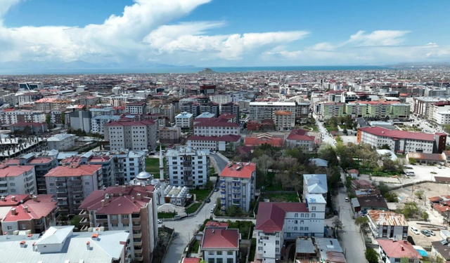 Vanlı Vatandaşlardan Sert Tepki: “Van’ı Görünce İnsanın İçi Yanıyor”
