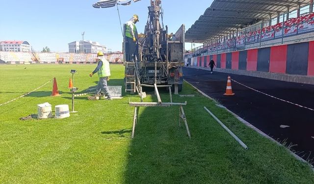 Van Atatürk Şehir Stadyumunda çalışmalar başladı