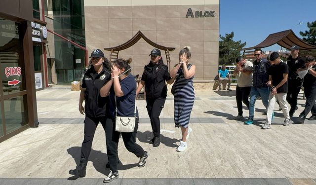 Van’da 120 Milyonluk Vurgun Yapan Dolandırıcı Çetesi Yakalandı