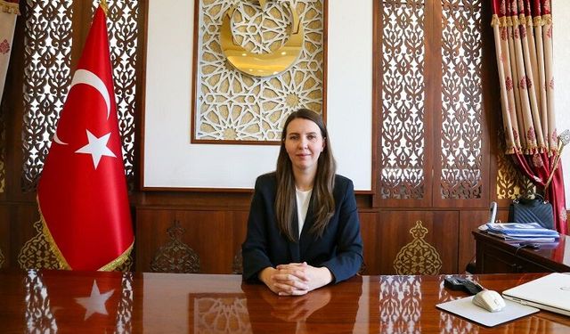 Gürpınar Kaymakamlığında İlk Kadın Kaymakam Göreve Başladı