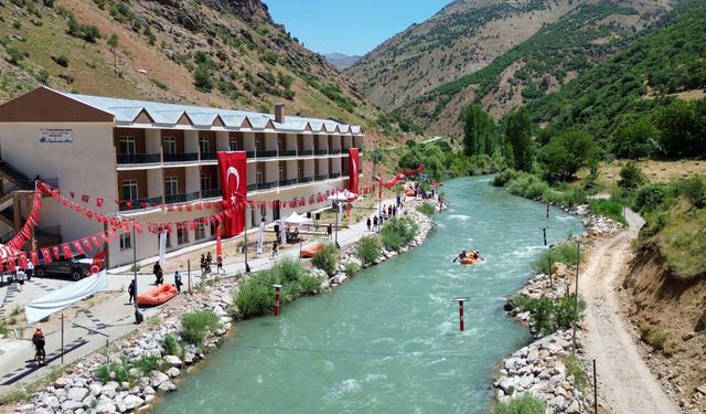 Türkiye Rafting Şampiyonası 3. ayak yarışları Van'da başladı