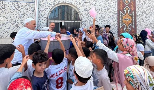 Tuşba'da Yaz Kur'an Kursu Öğrencilerine Pamuk Şeker Sürprizi