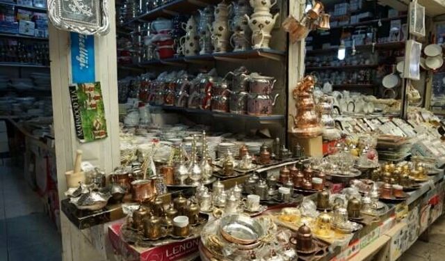 Van Büyük Rus Pazarı Yaz Sezonuna Hareketli Başladı: Yerli Turistlerin Gözdesi Oldu