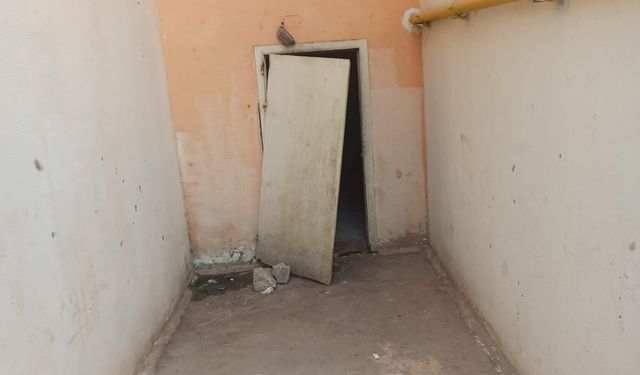 Van Edremit TOKİ'de Tehlike Saçan Acil Çıkış Kapısı