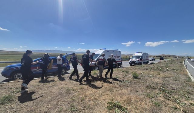 Van’da İki Araç Çarpıştı: 3 Kişi Yaralandı