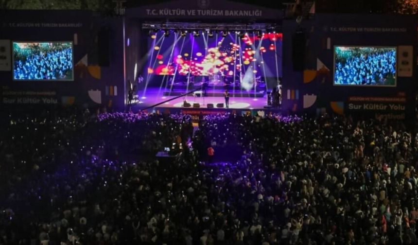 Van Kültür Yolu Festivali'nde Tanıtım Eksiği: Paylaşımı Sadece 1 Kişi Beğendi