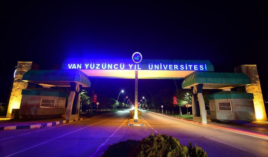 Van YYÜ'de Gururlandıran Mezuniyet Başarısı