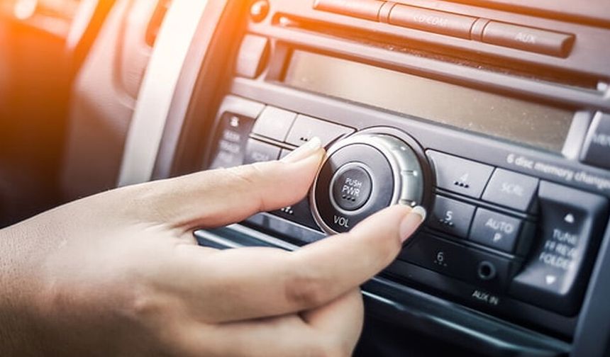 Yüksek sesle müzik açan 2 sürücüye toplam 246 bin 898 TL ceza