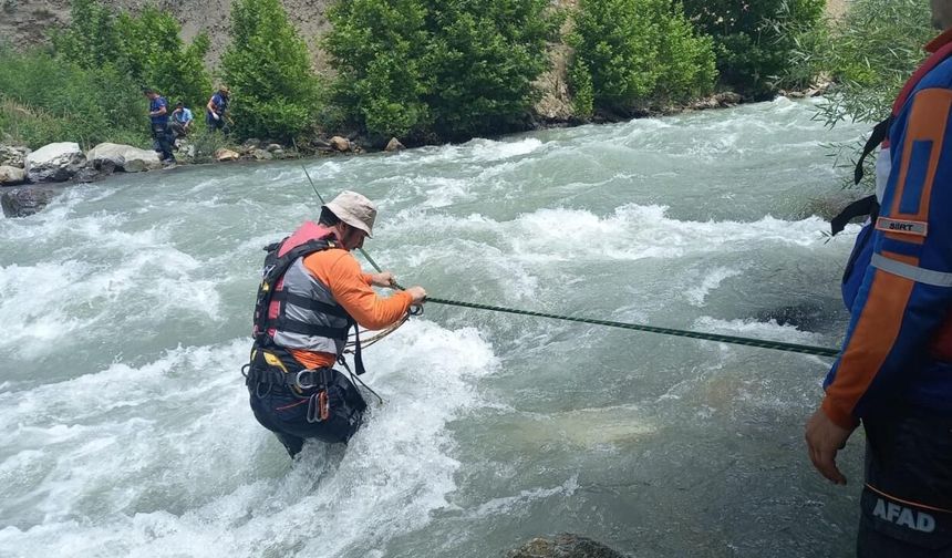 Bahçesaray Çayı'na düşen vatandaş hayatını kaybetti
