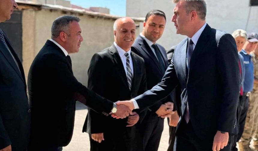 Van Özalp Kaymakamı Bolat görevine başladı