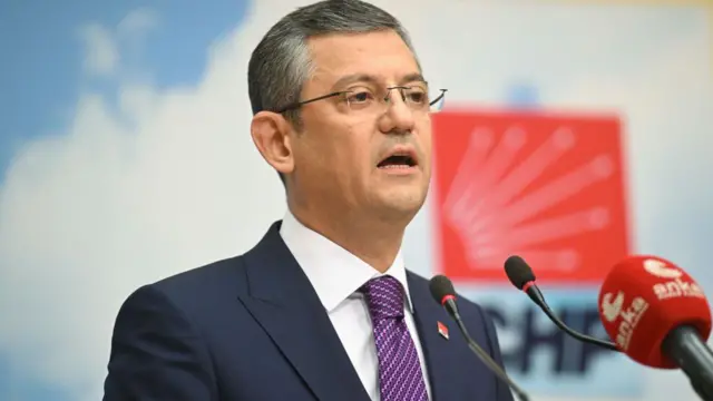 Özgür Özel Van