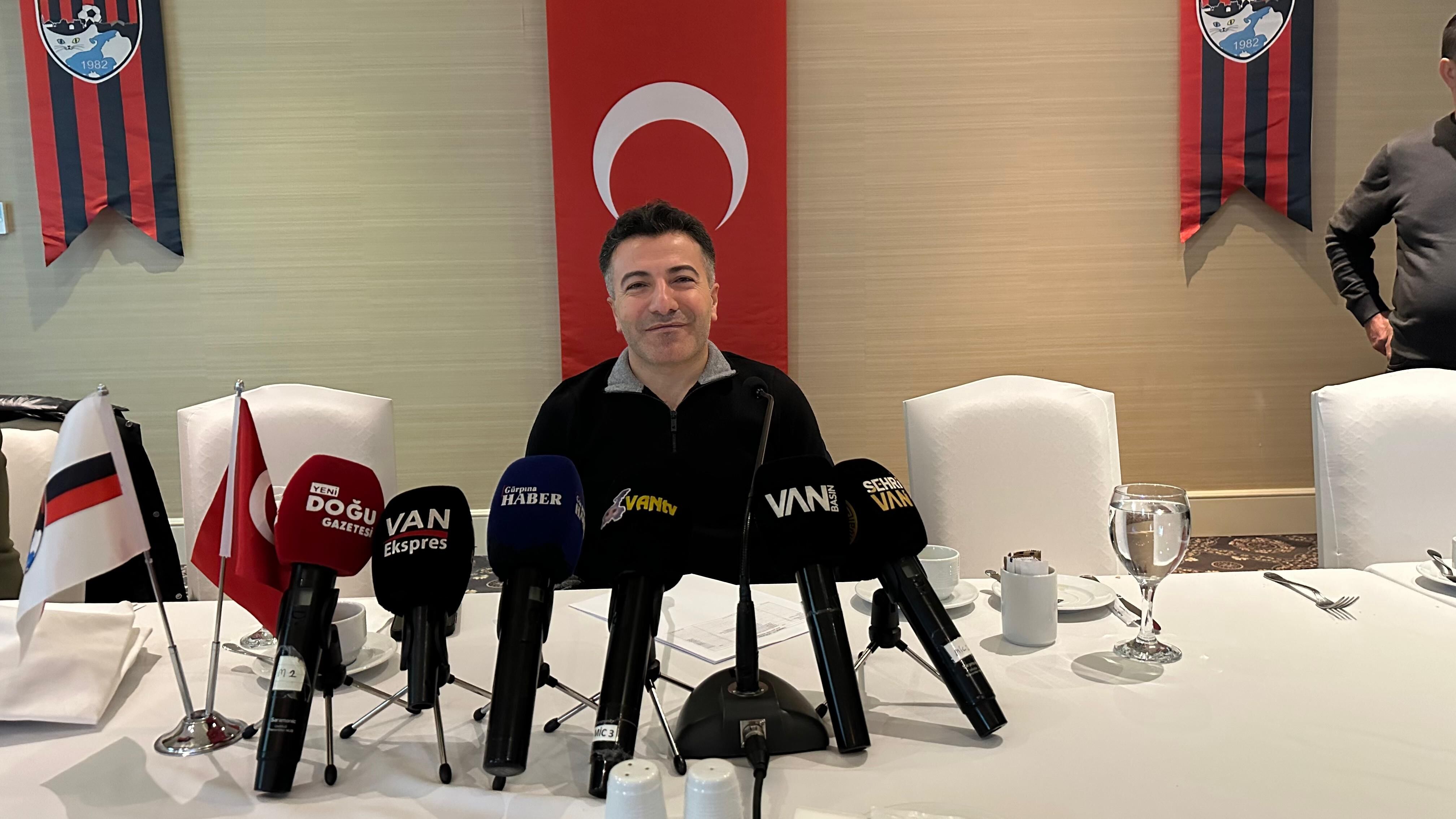 Vanspor Başkanı Erol Temel'den Mali Durum Açıklaması (1)