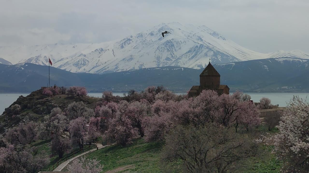 Akdamar Adası