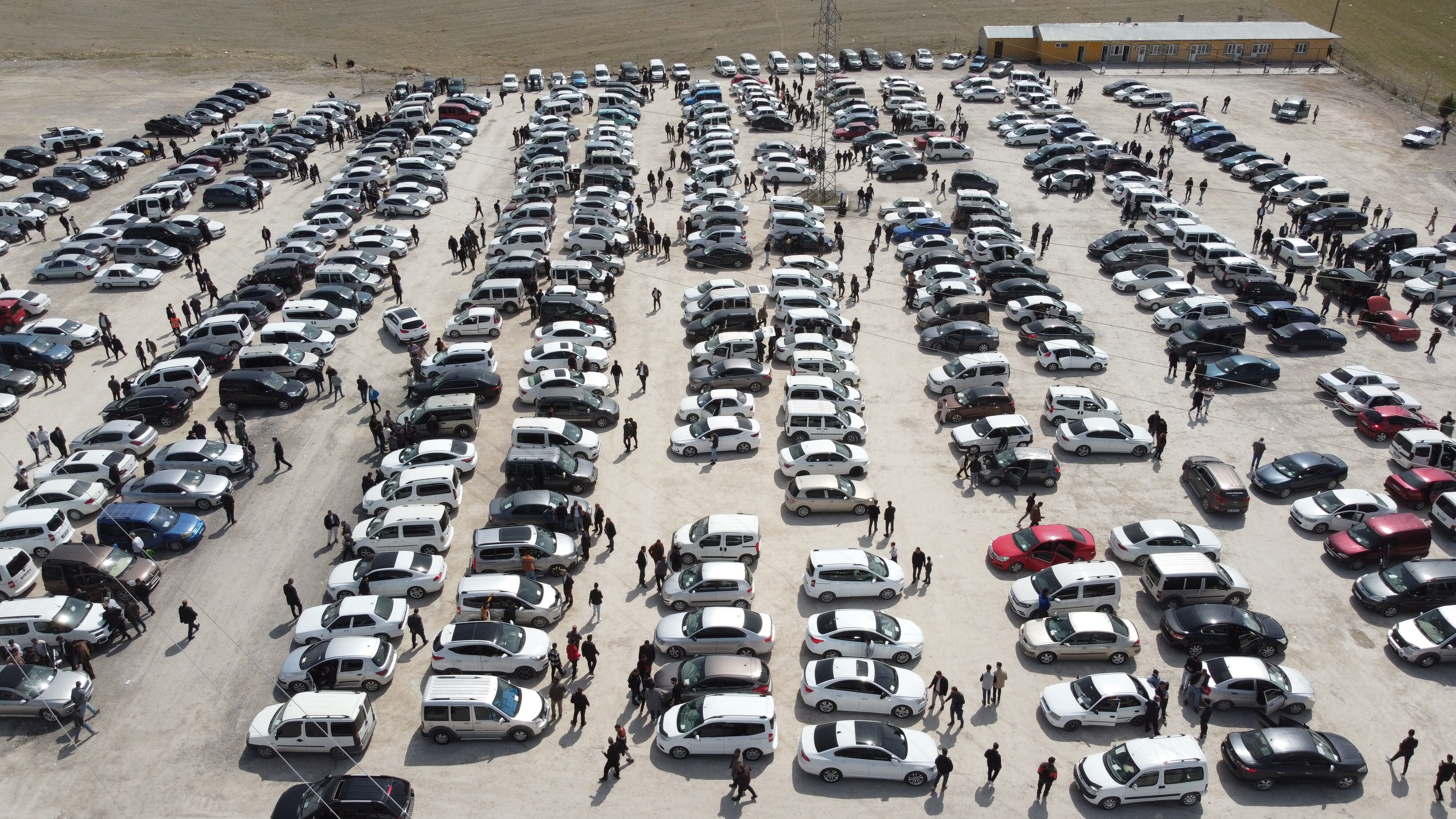 Van Açık Oto Pazarı (1)