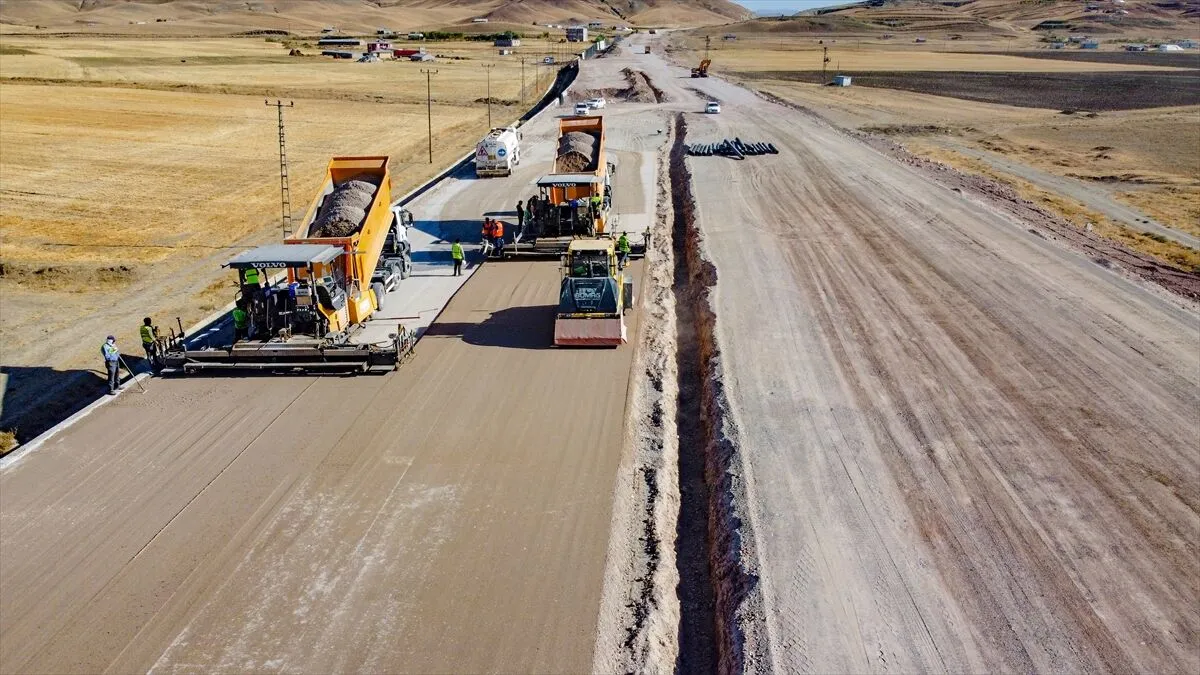 Aa 20230822 31969867 31969856 Vana 41 Kilometrelik Cevre Yolu Yapiliyor