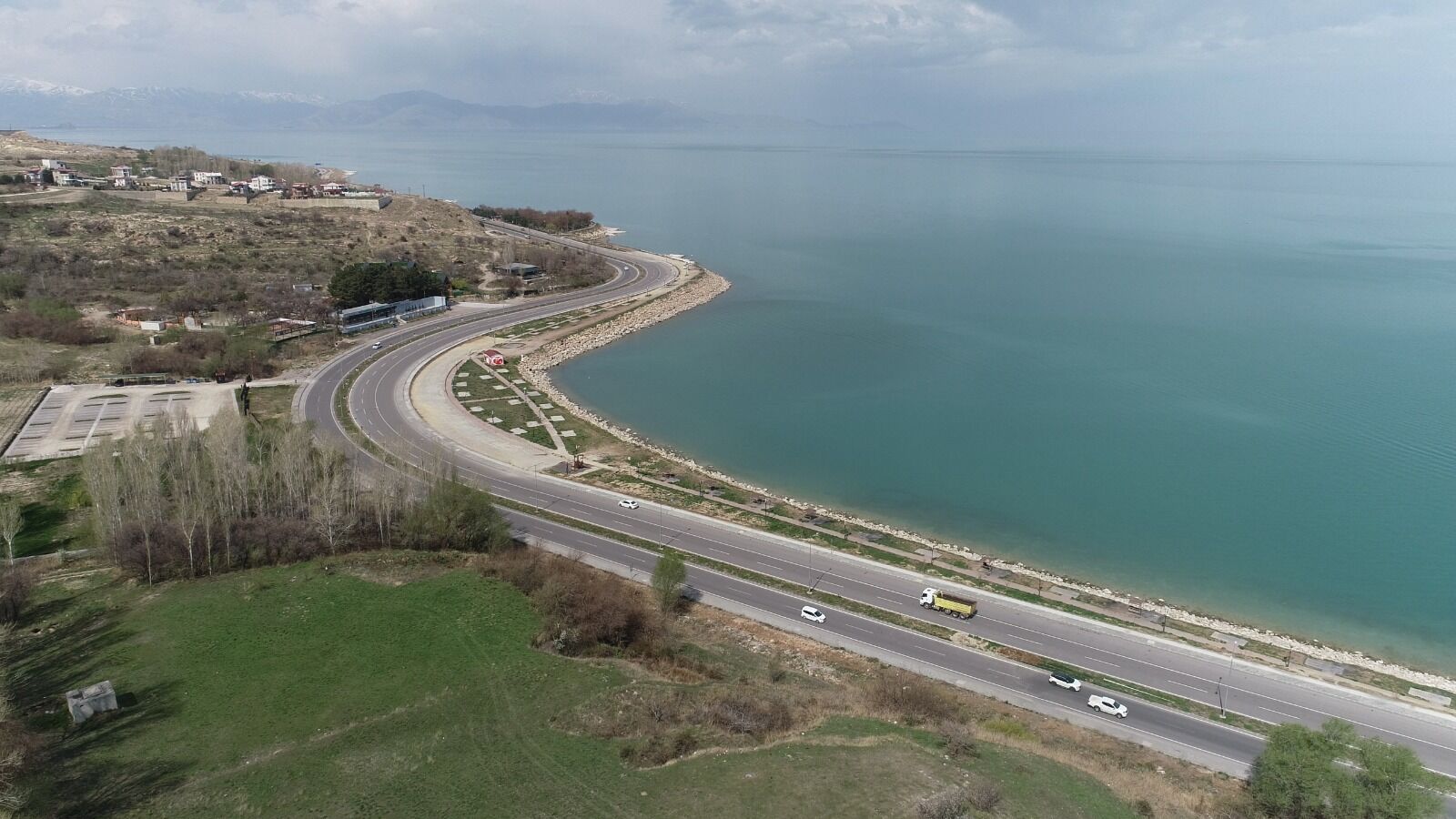 Edremit’te Önemli Proje Sahildeki Mesire Alanı Yenileniyor (1)