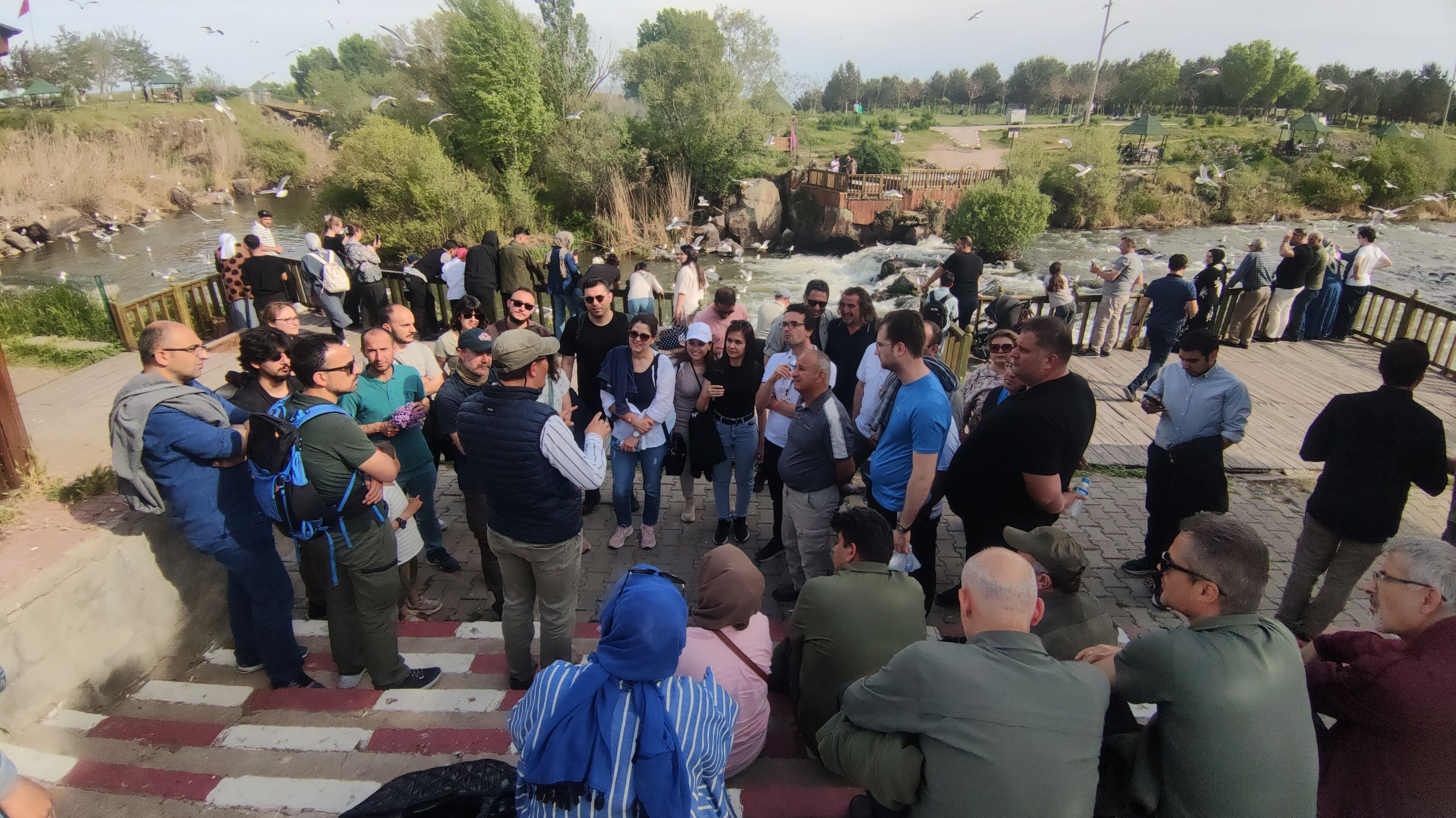 Muradiye Şelalesi Ile Balık Bendi Ziyaretçilerini Ağırlıyor (1)