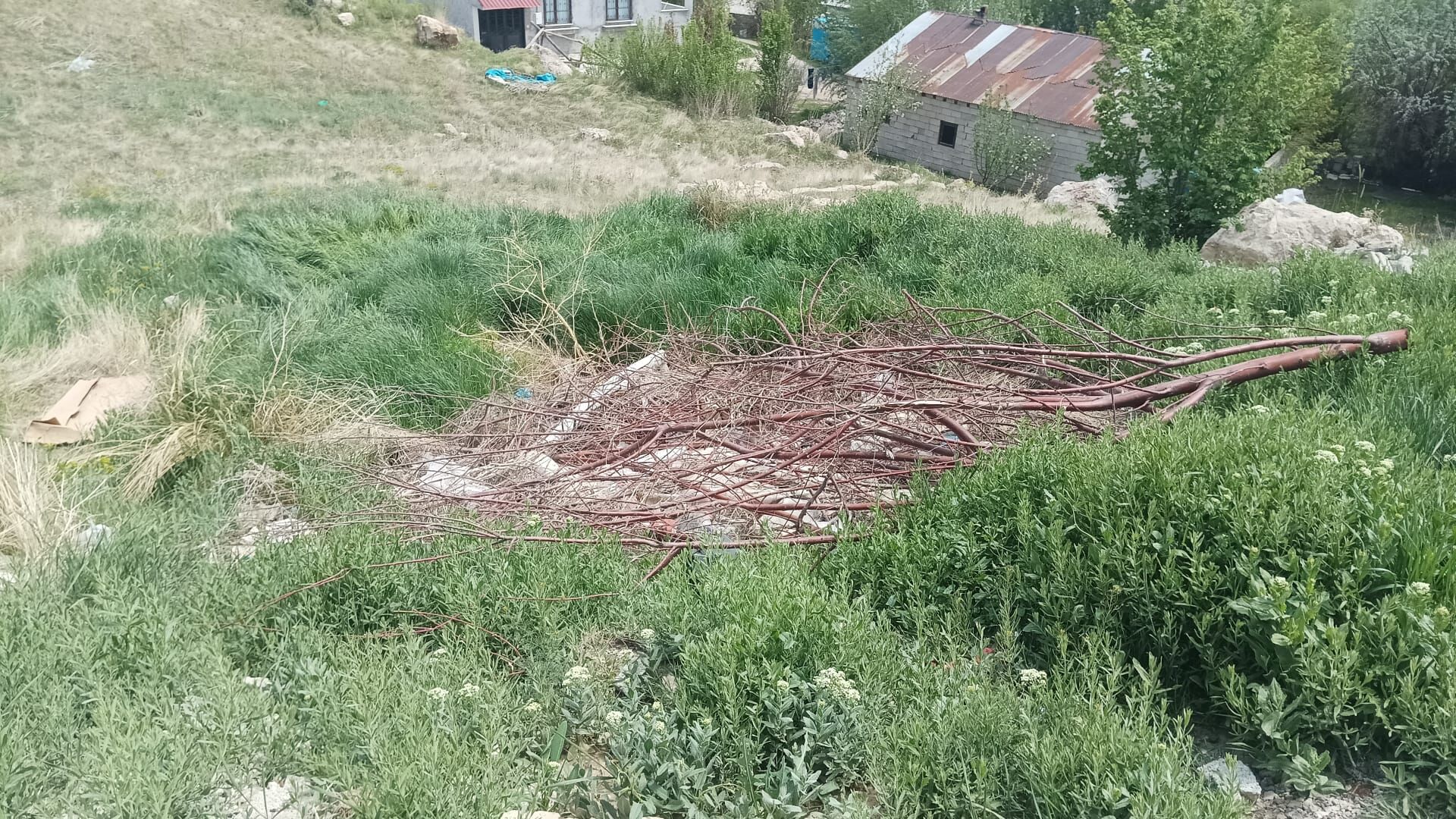 Van’da Altyapı Çilesi Çözümü Kendi Yöntemiyle Buldu (2)