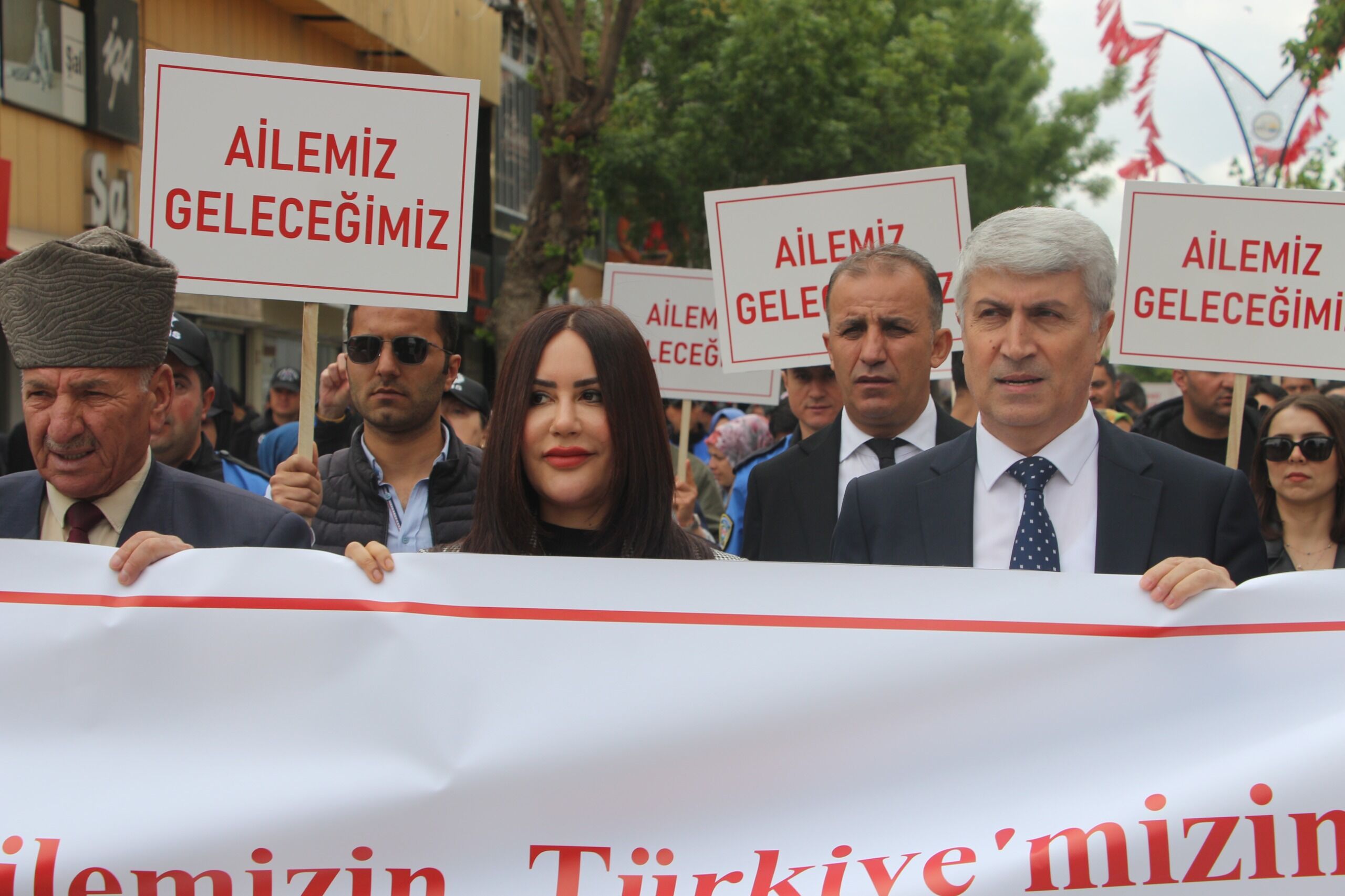 Van’da Anlamlı Kortej Aile Haftası Kutlandı (3)
