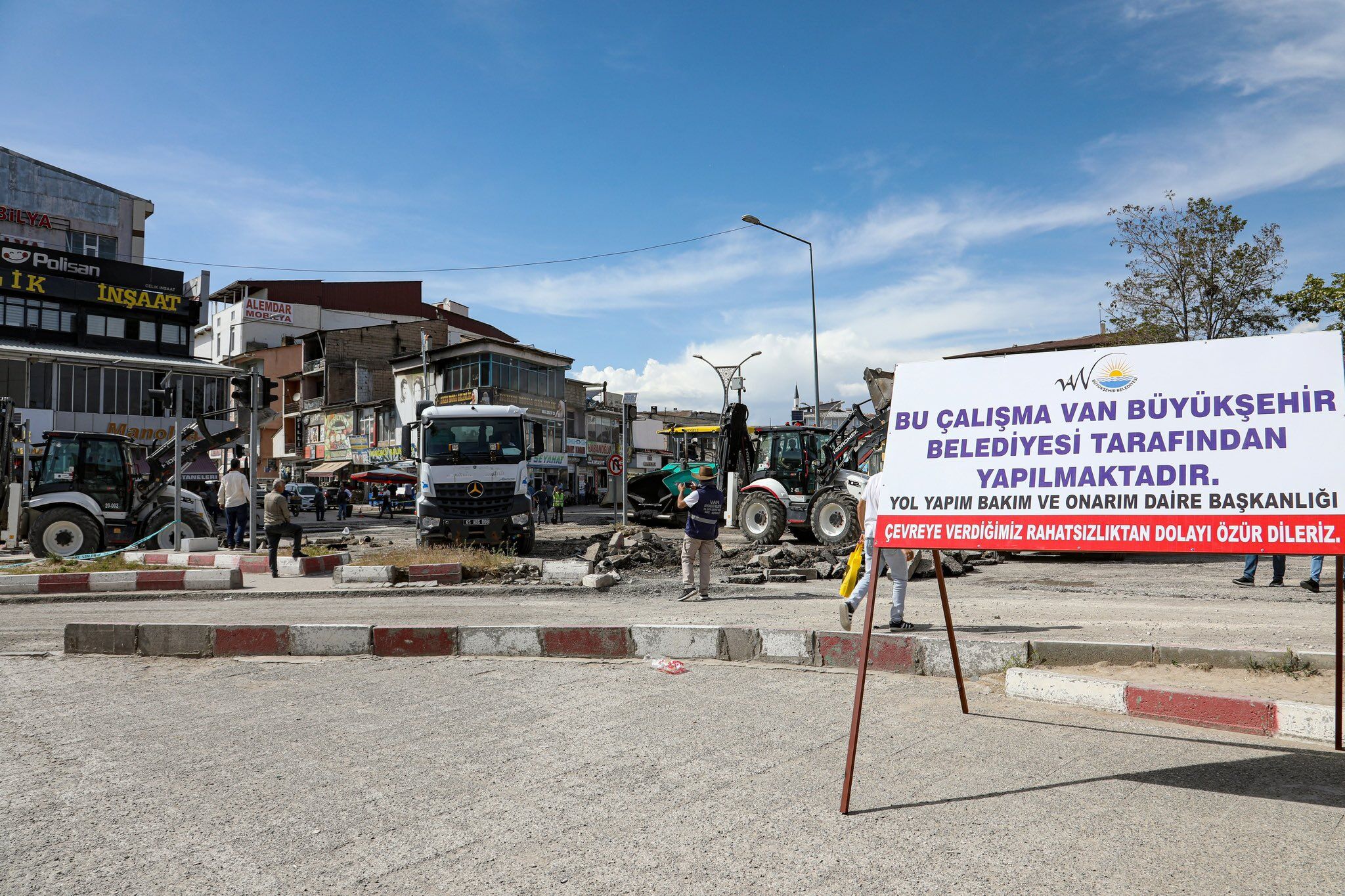 Van’da Asfalt Sezonu Erciş’te Başladı (1)