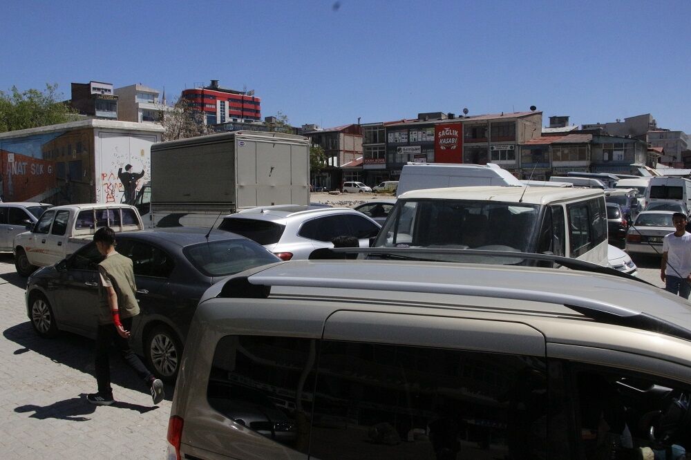 Van’da Eski Vaski̇ Binası Yerleşkesi Kaderine Terk Edildi (4)