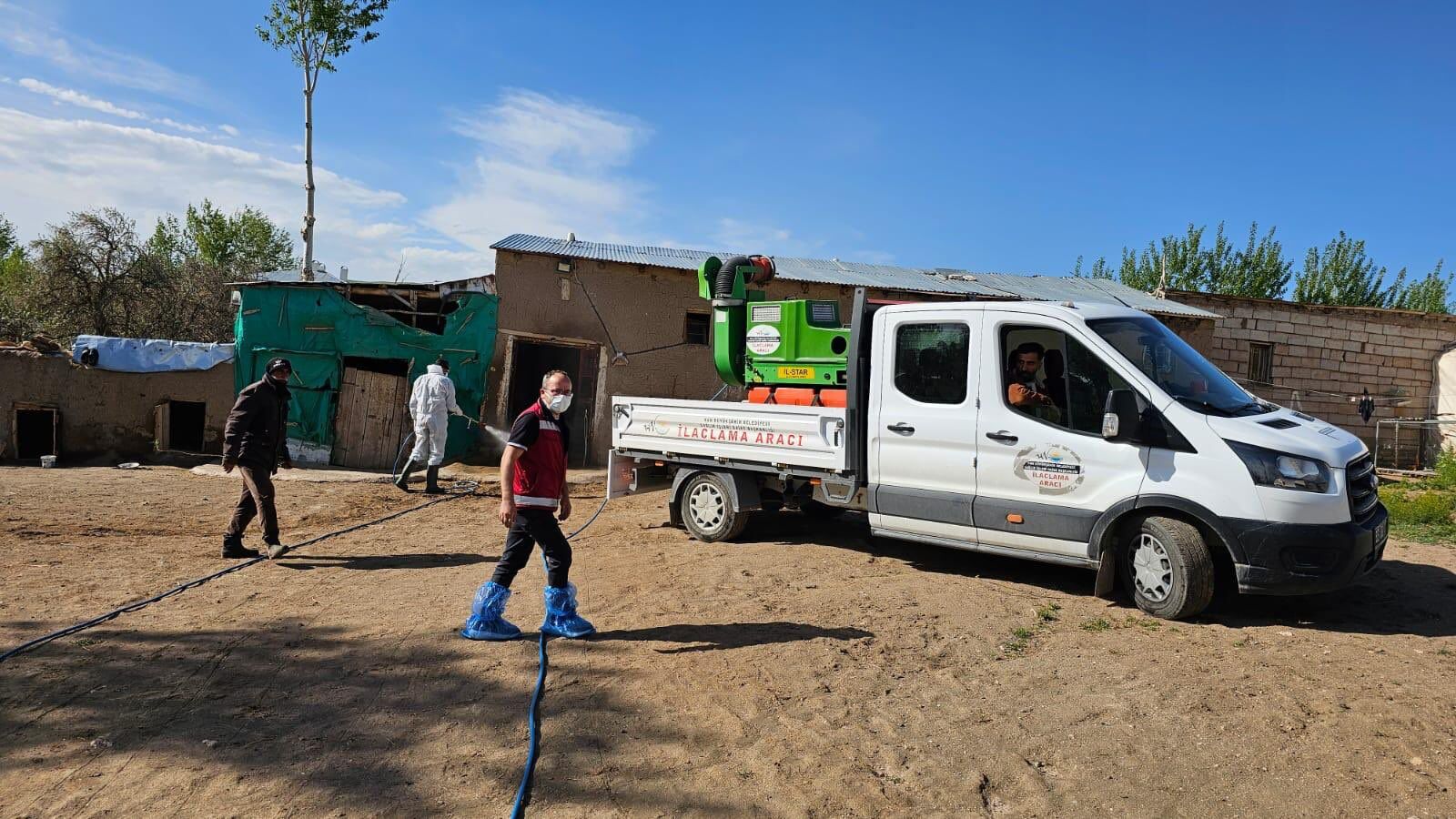 Van’da Hayvan Sağlığı İçin Seferberlik Taramalar Yapıldı, Mahalleler Dezenfekte Edildi (1)