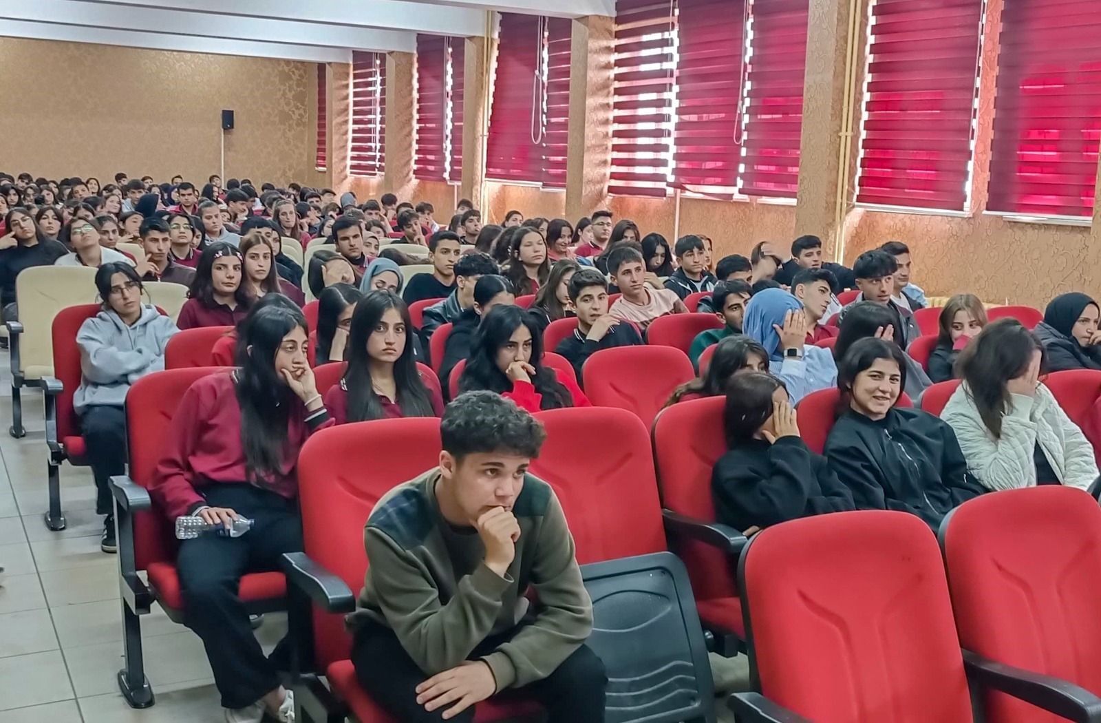 Van'da Öğrencilere Sokak Hayvanları Semineri (1)