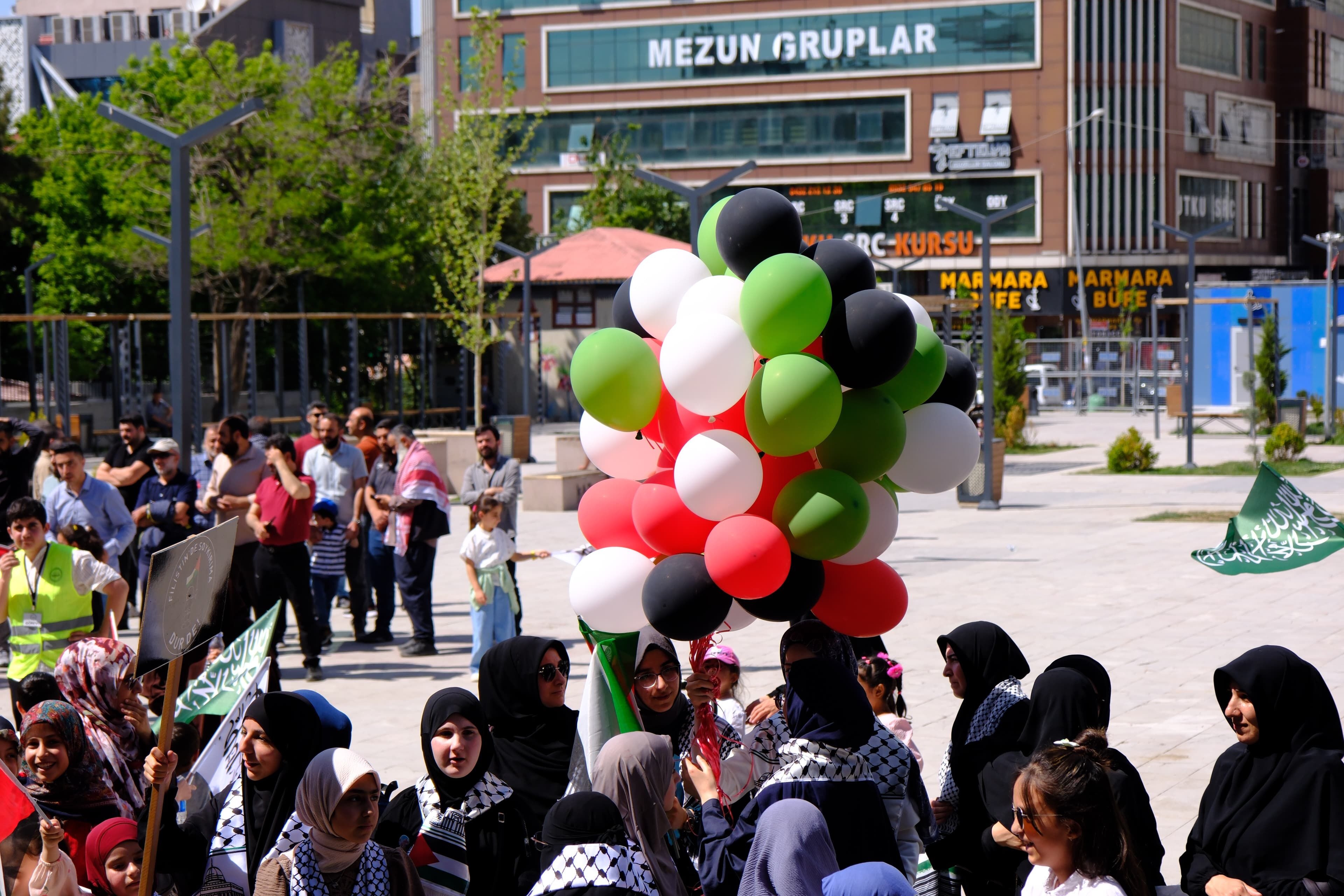 Van’ın Çocukları Gazze’nin Çocukları Için Yürüdü (1)