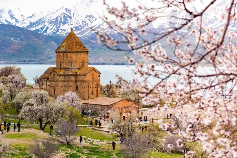 Akdamar Kilisesi